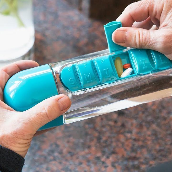 • زجاجة مياه ومنظم دواء 2 في 1